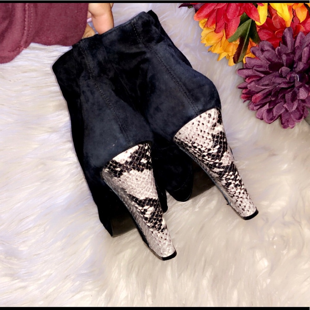 POUR LA VICTORIE Suede Back Snake Bootie - Picture 6 of 6